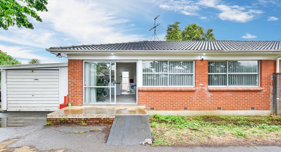  at 4/8 Maunu Road, Papatoetoe, Auckland