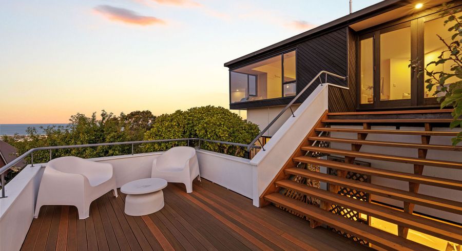  at 10 Luxton Place, Mount Pleasant, Christchurch