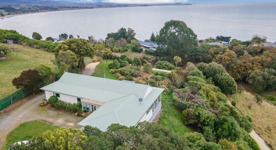  at 1 Glamorgan Drive, Torbay, Auckland