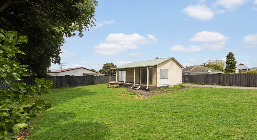  at 11A Kervil Avenue, Te Atatu Peninsula, Waitakere City, Auckland