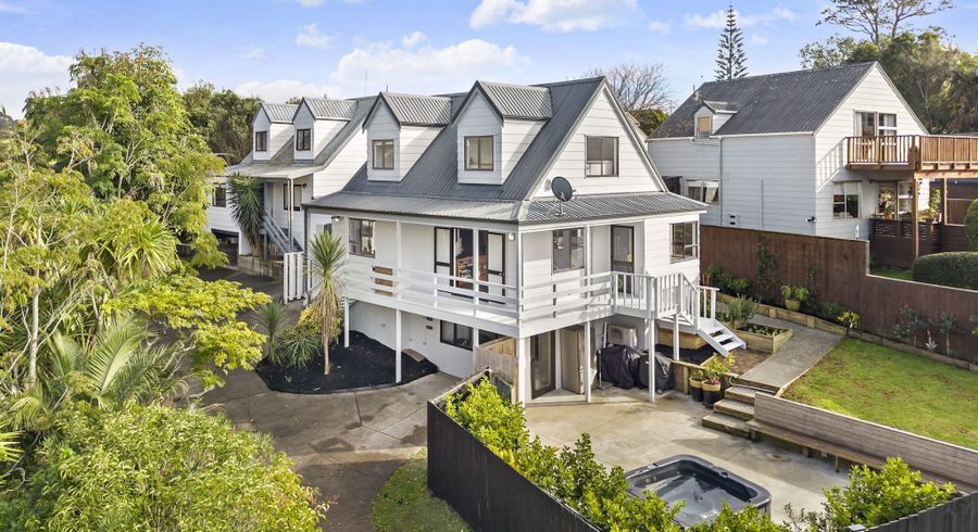  at 2/6 Ceramco Place, Torbay, North Shore City, Auckland