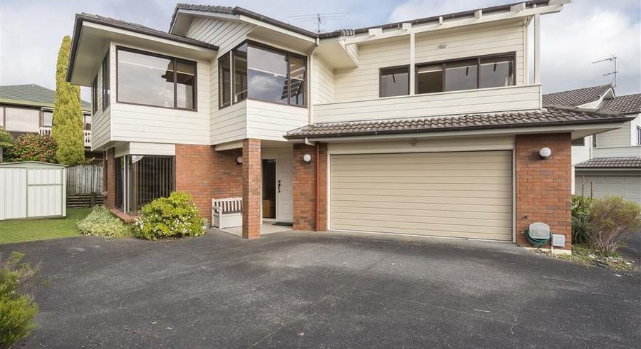  at 15A Gillard Place, Eastern Beach, Manukau City, Auckland