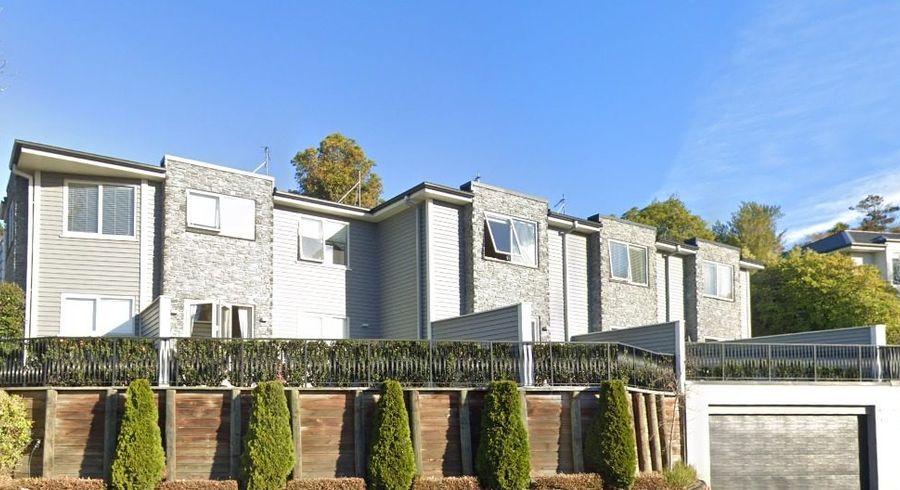  at 2/2 Dyers Pass Road, Cashmere, Christchurch City, Canterbury