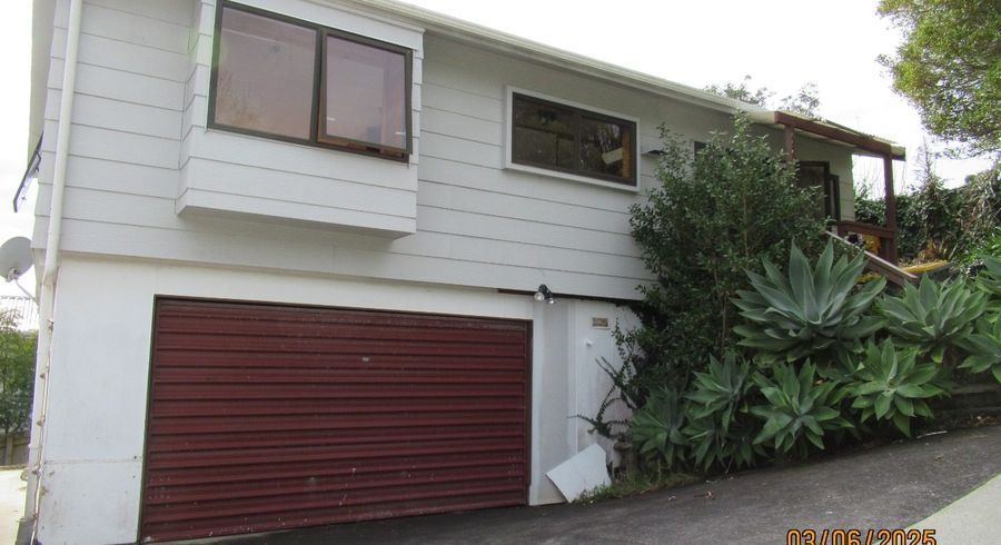  at 656A  Beach Rd, Browns Bay, North Shore City, Auckland
