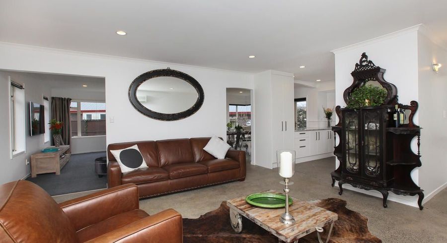  at 43 Hastings Place, Hamilton Lake, Hamilton, Waikato