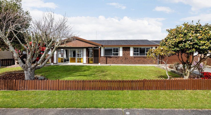  at 4 Sandalwood Drive, Dinsdale, Hamilton