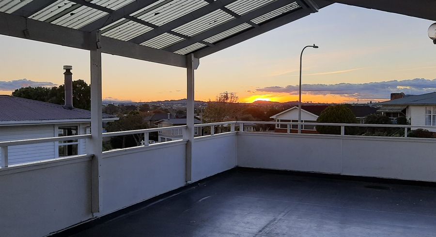  at 16 Carole Cres, Pakuranga, Manukau City, Auckland