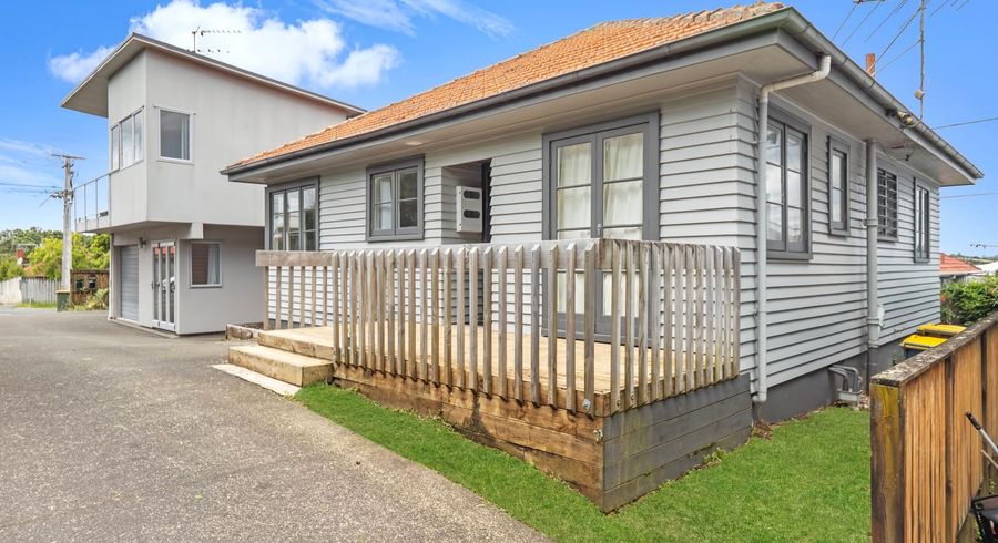  at 1/18 Forrest Hill Road, Forrest Hill, North Shore City, Auckland