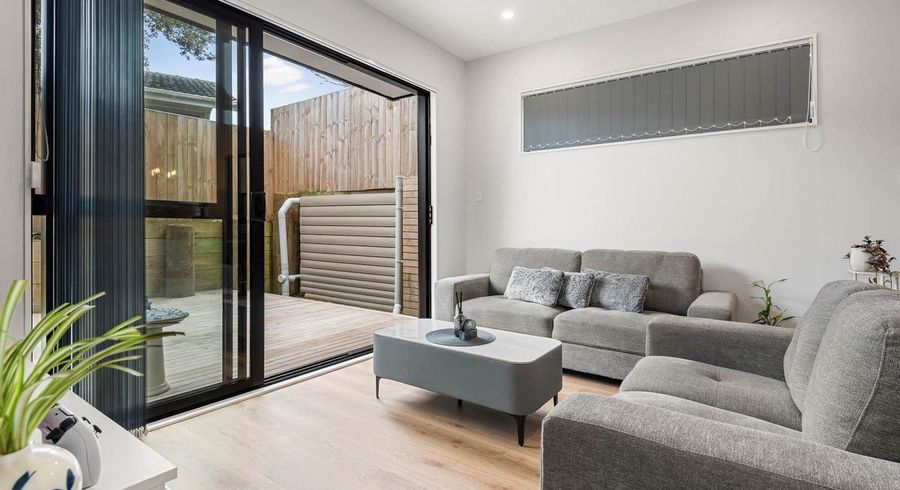  at 8B Hobart Crescent, Wattle Downs, Manukau City, Auckland