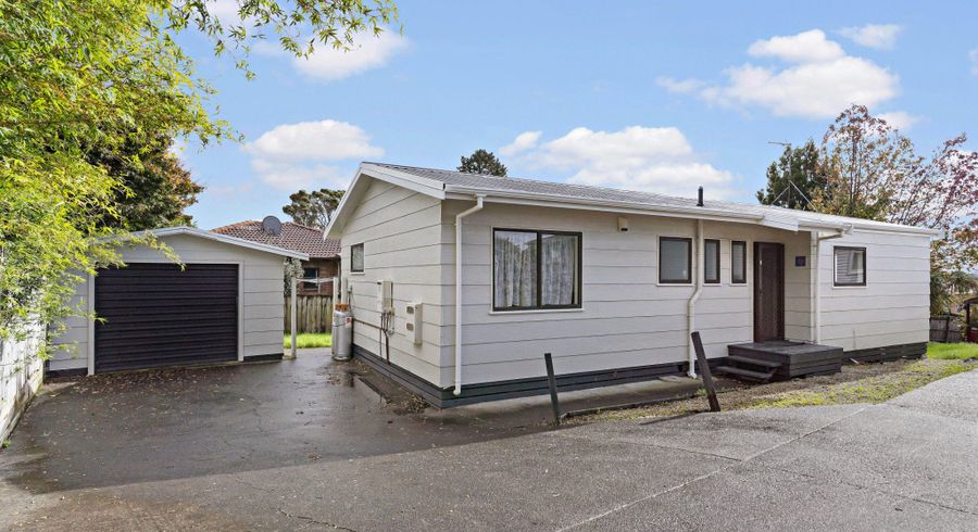 at 4/14 Beaubank Road, Kelston, Waitakere City, Auckland