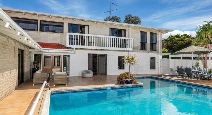  at 2 Sandford street, Campbells Bay, North Shore City, Auckland