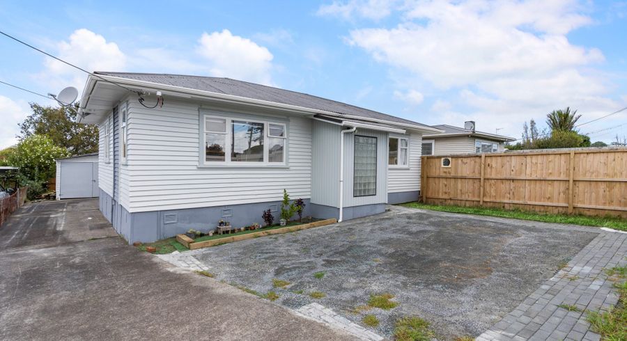 at 27 Kelwyn Road, Kelston, Waitakere City, Auckland