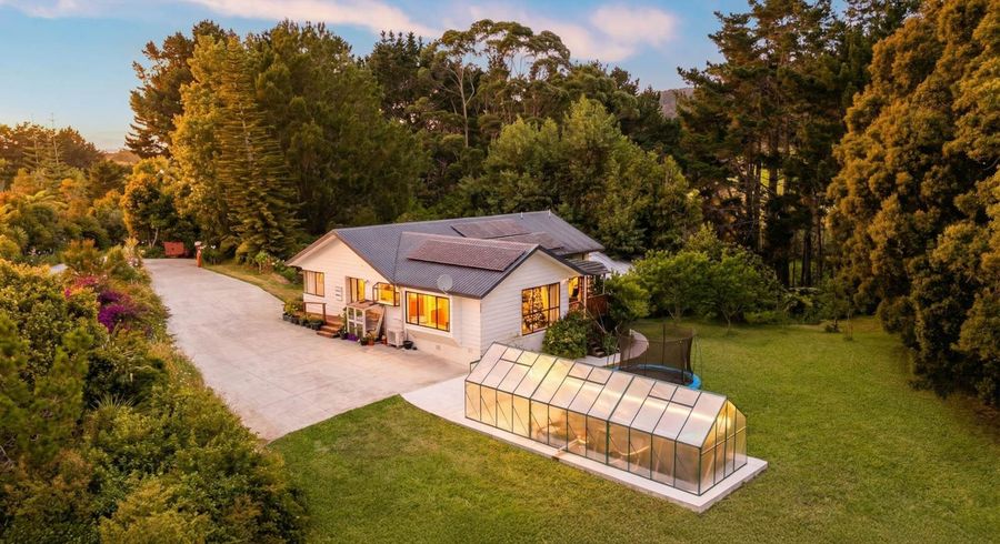  at 1041a Scenic Drive North, Swanson, Waitakere City, Auckland