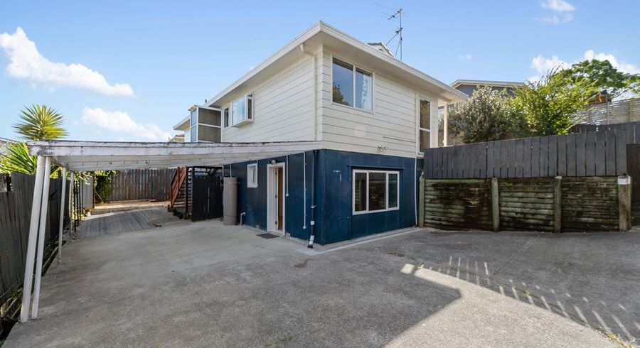  at 1/14 Chislehurst Street, Henderson, Waitakere City, Auckland