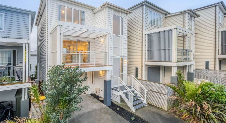  at 9 Panakenake Way, Flat Bush, Manukau City, Auckland