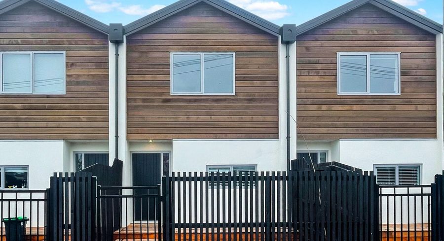  at 2/27 Sails Street, Papanui, Christchurch City, Canterbury
