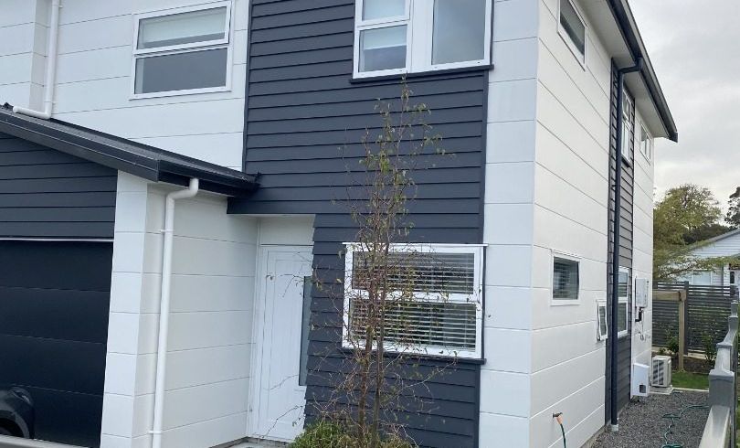  at 2 Parekareka Lane, Kenepuru, Porirua, Wellington