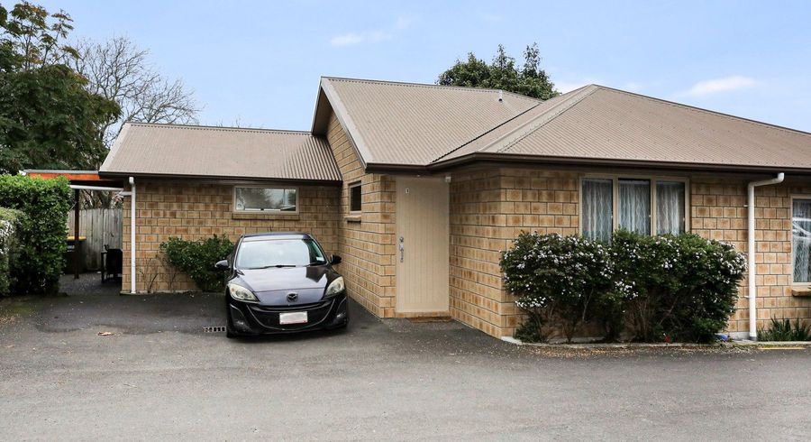  at 1/114 Old Farm Road, Hamilton East, Hamilton