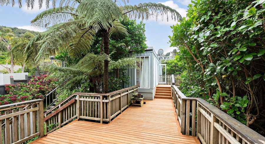  at 3 Mamaku Grove, Khandallah, Wellington