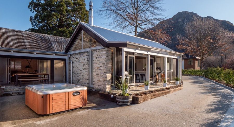  at 11 Gala Burn Lane, Manse Cottage, Arrowtown, Queenstown-Lakes, Otago