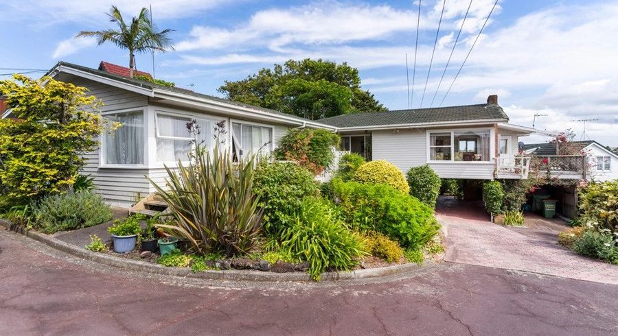  at 71 Ocean View Road, Hillcrest, North Shore City, Auckland