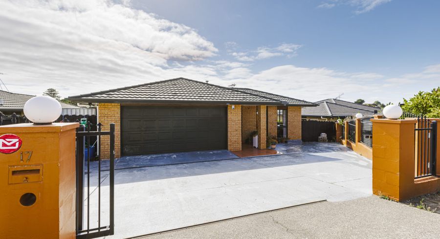  at 17 Reyland Close, Weymouth, Auckland