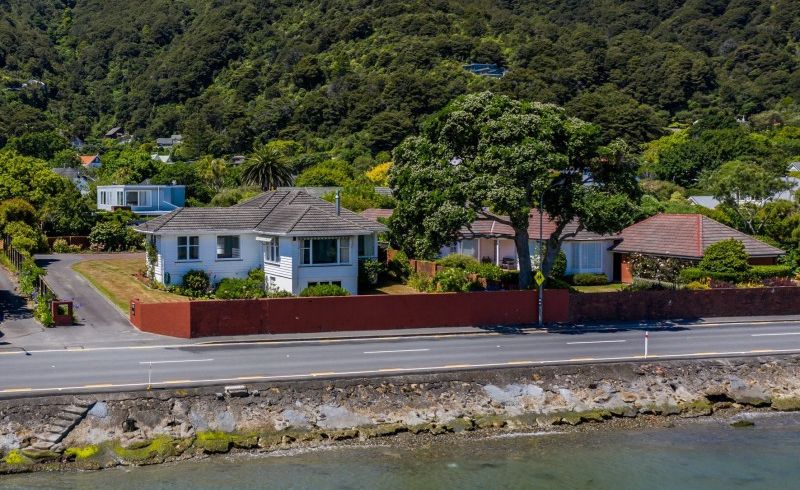  at 225 Marine Drive, Lowry Bay, Lower Hutt