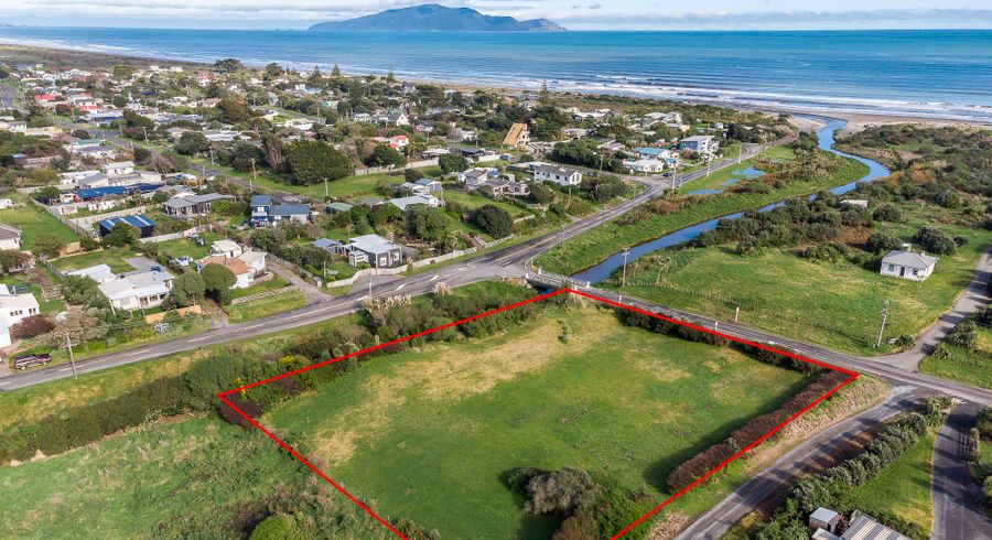  at 2 Sims Road, Te Horo Beach