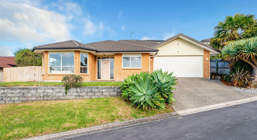  at 9 Tetbury Place, Henderson, Auckland