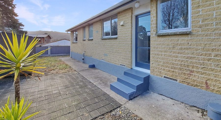  at 8 Garth Lane, Maoribank, Upper Hutt, Wellington