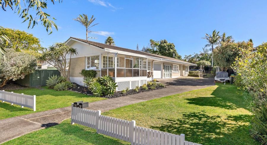  at 1/202 Fisher Parade, Farm Cove, Manukau City, Auckland