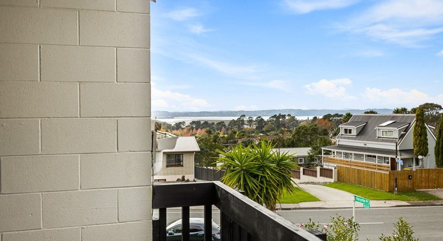  at 2/2 Forsythe Place, Massey, Waitakere City, Auckland