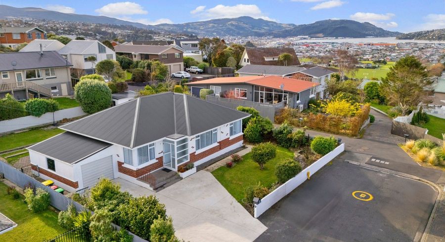  at 9 Winston Place, Kew, Dunedin, Otago
