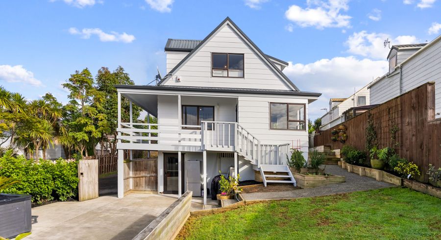  at 2/6 Ceramco Place, Torbay, North Shore City, Auckland