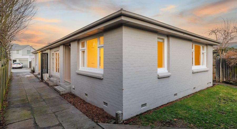  at 2/27 Devonport Lane, Merivale, Christchurch City, Canterbury