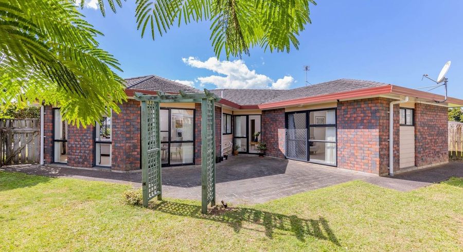  at 8 Maurice Borich Place, Henderson, Waitakere City, Auckland