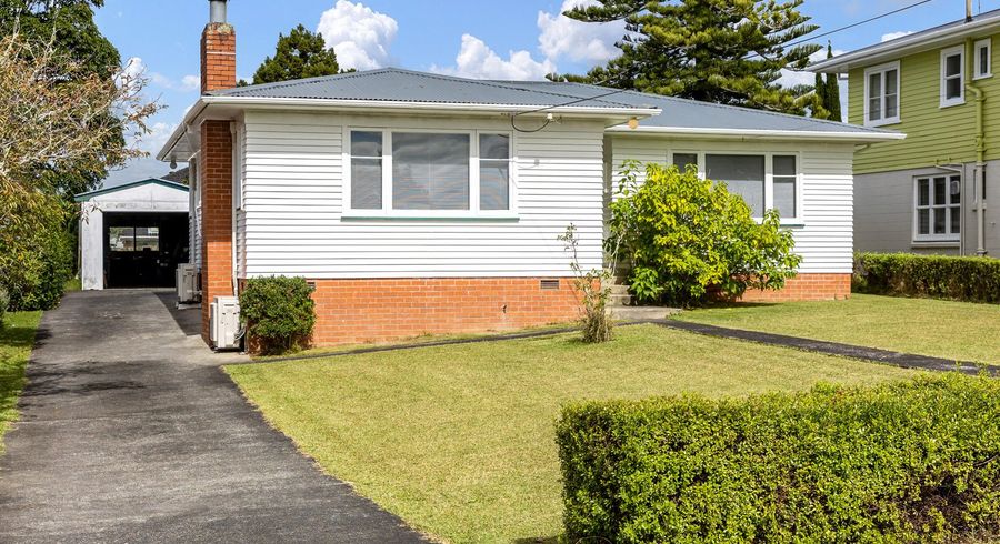  at 13 Beaubank Road, Kelston, Auckland