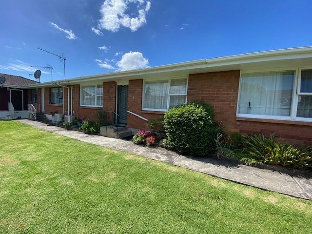  at 2/8 Fraser Road, Papatoetoe, Auckland
