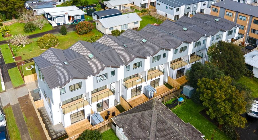 at 8/7 Ranui Station Road, Ranui, Waitakere City, Auckland