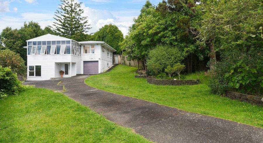  at 8 Roband Avenue, Glenfield, North Shore City, Auckland