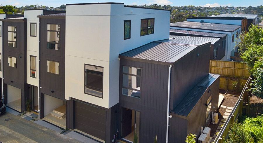  at 1/16 Hewlett road, Massey, Waitakere City, Auckland