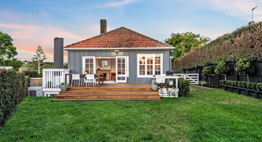  at 48 Tahapa Crescent, Meadowbank, Auckland