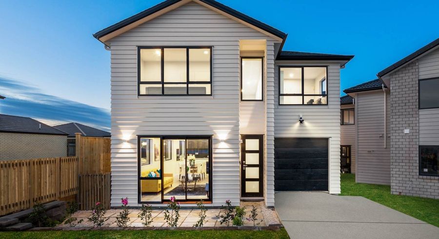  at 4 Cloonlyon Drive, Flat Bush, Manukau City, Auckland