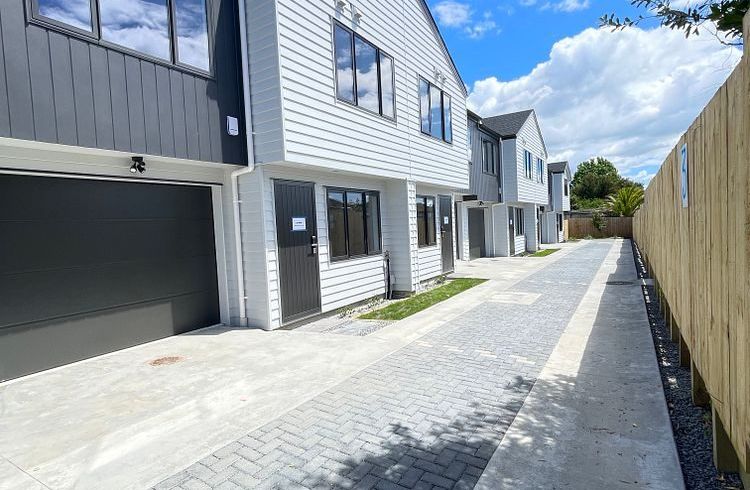  at 76 McLeod Road, Te Atatu South, Waitakere City, Auckland