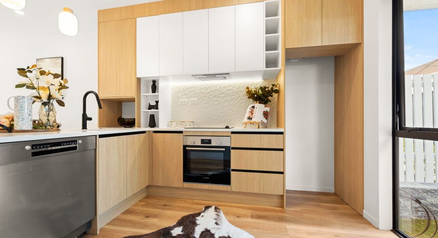  at 10B&E Keate Place, Mount Wellington, Auckland City, Auckland