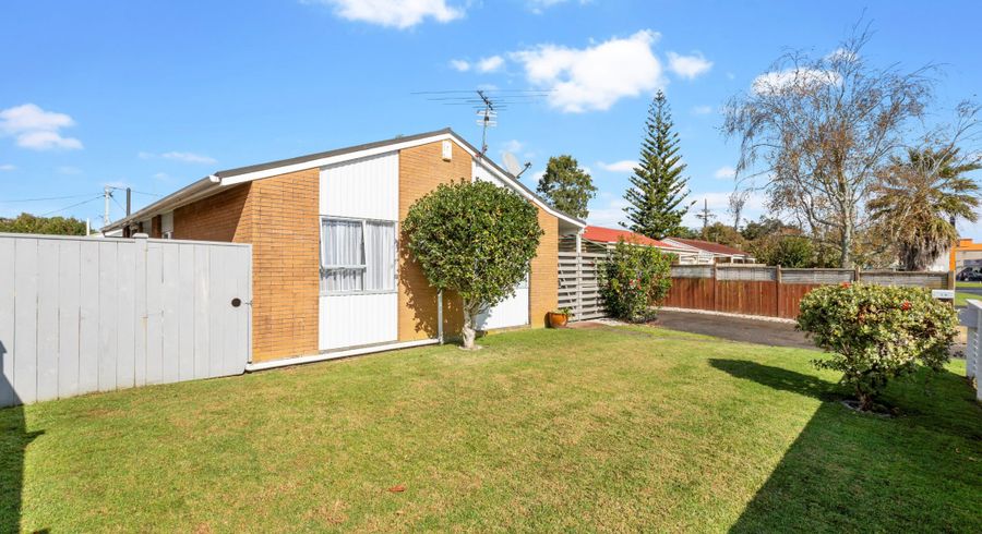  at 3/1 Frank Evans Place, Henderson, Auckland
