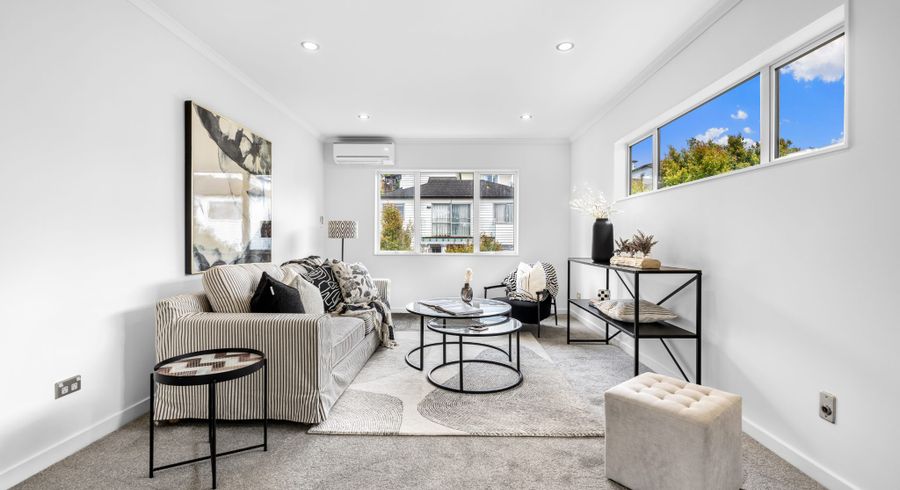  at 33 Mulroy Place, Pinehill, North Shore City, Auckland