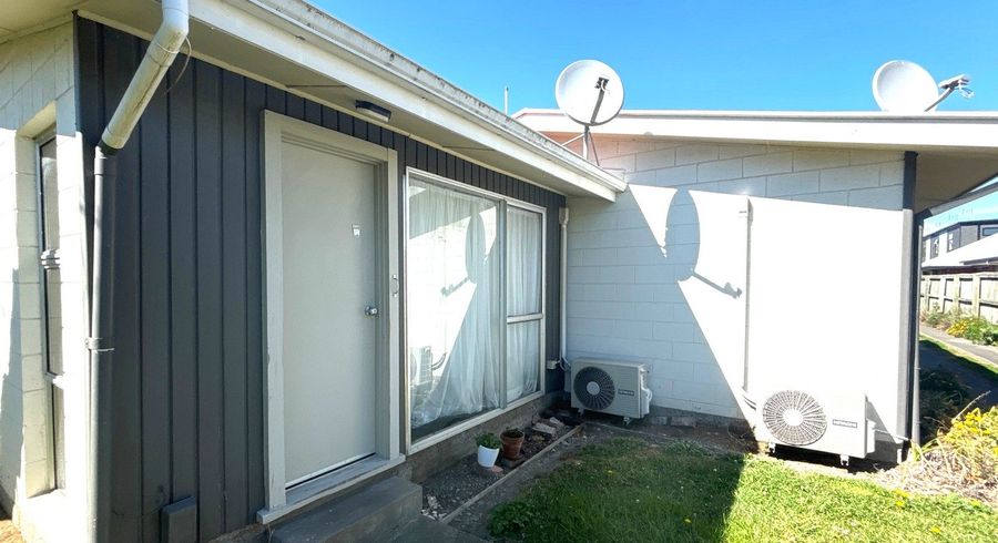  at 1/206 Hastings Street East, Waltham, Christchurch City, Canterbury