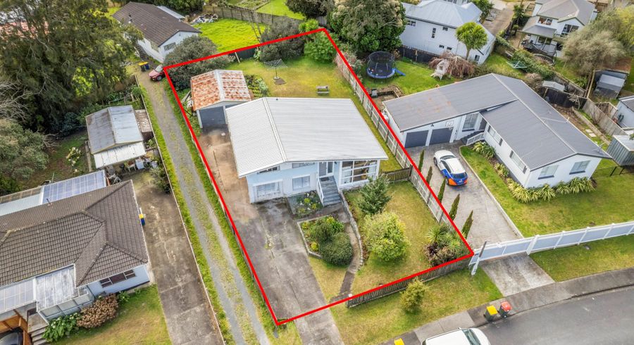  at 9 Redwood Drive, Massey, Auckland