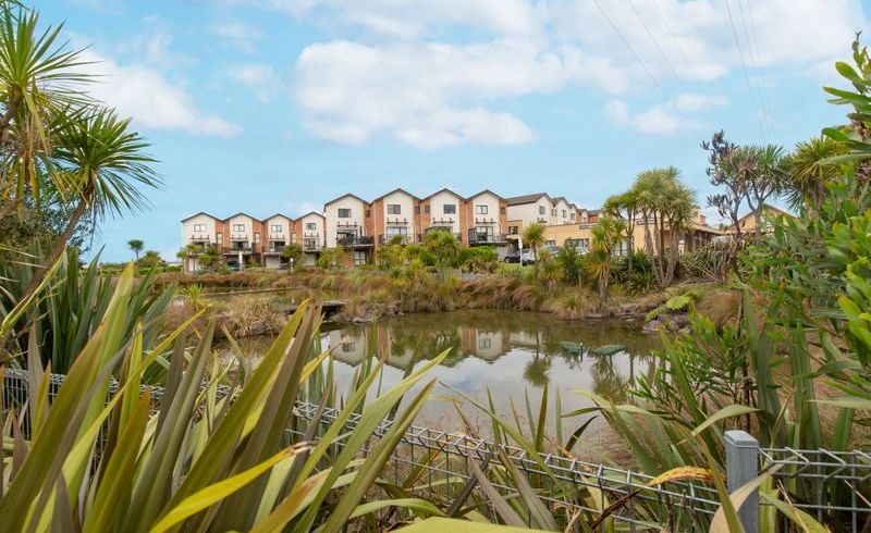  at 1/172 McLeod Road, Te Atatu South, Waitakere City, Auckland